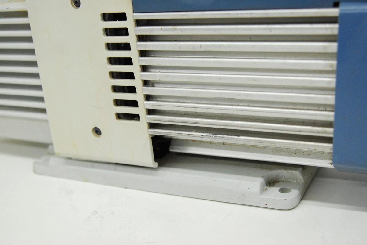 Used Welch 8917 Dual-Stage Direct-Drive Rotary Vane Vacuum Pump 1/2HP