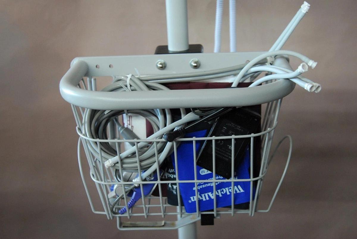 Used Welch Allyn 45NTO Vital Signs Spot LXi Patient Monitor W/ Stand, and MORE