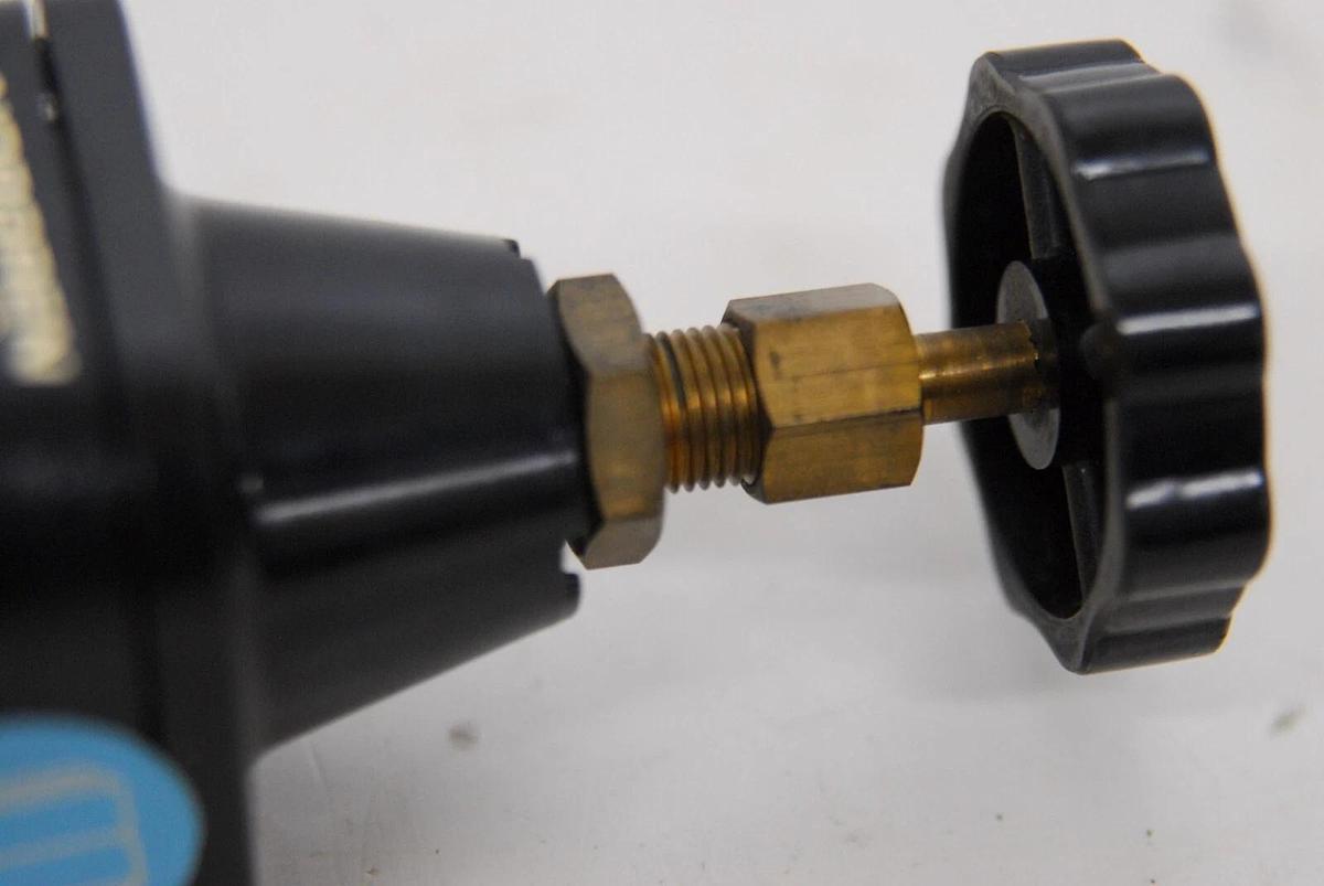 Used Norgren 11-018-100 Air Pressure Regulator - 1/4" NPT 746350064018