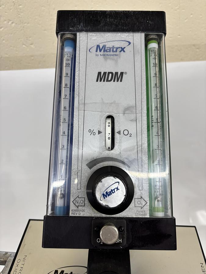 Used Matrx MDM Dental Nitrous Oxide Flowmeter with Pressure Gauges and Cart