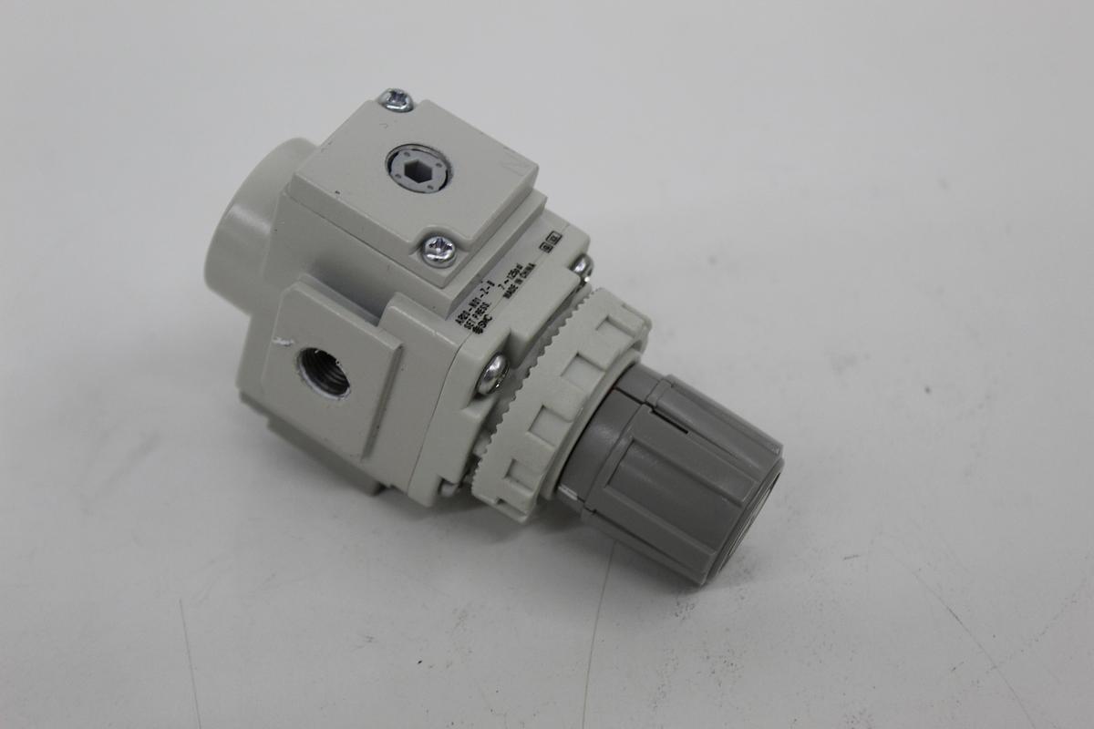 Used SMC AR20-N01-Z-B Pneumatic Air Pressure Regulator 1/8" NPT 7-125 PSI AR-B