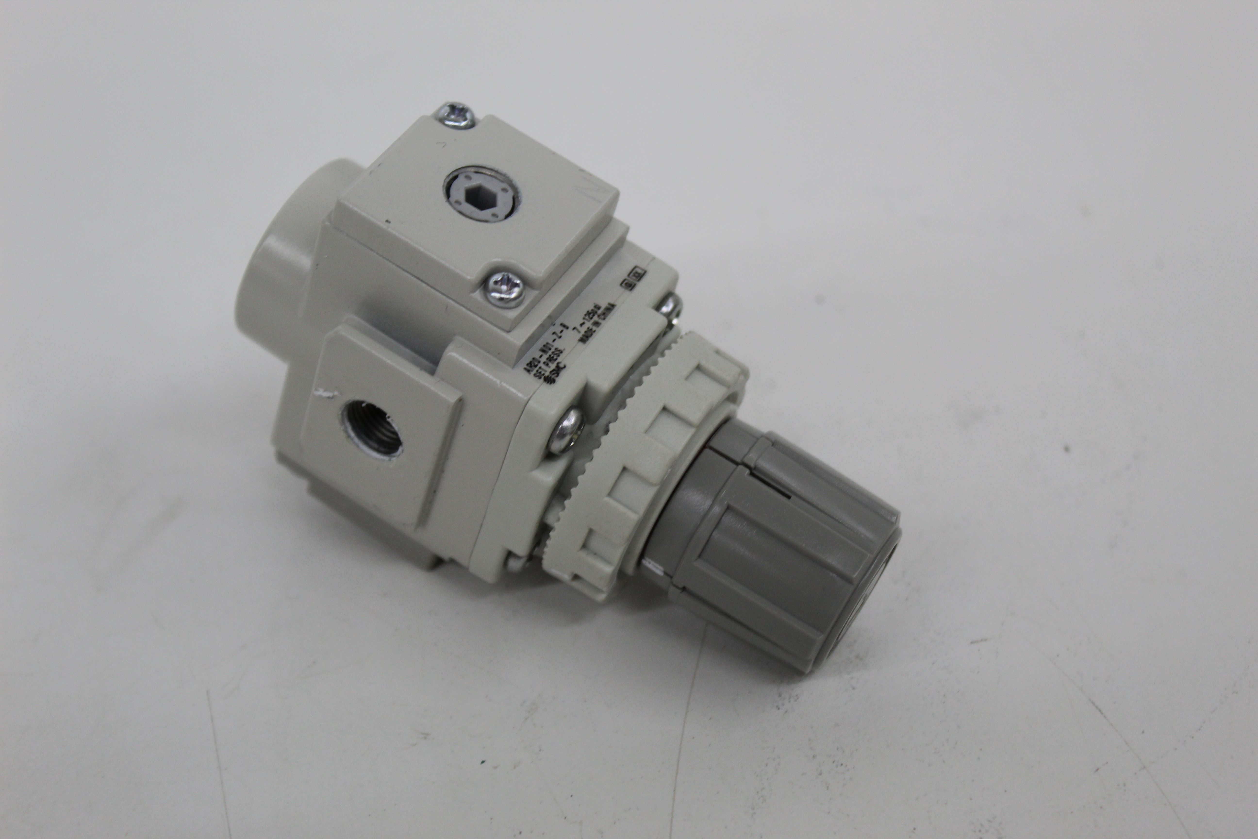 Used SMC AR20-N01-Z-B Pneumatic Air Pressure Regulator 1/8" NPT 7-125 PSI AR-B