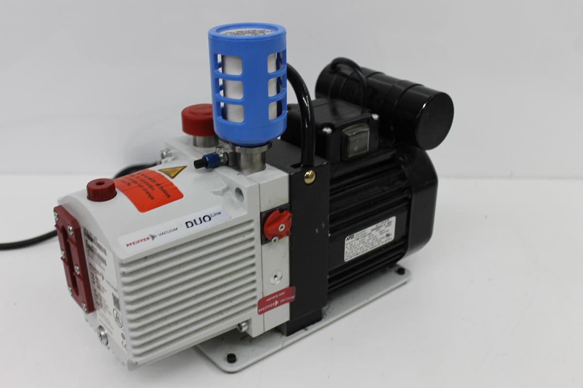 Used Pfeiffer DUO 3 PK D41 062 H Vacuum Pump w/ Agilent G1099-80039 Filter