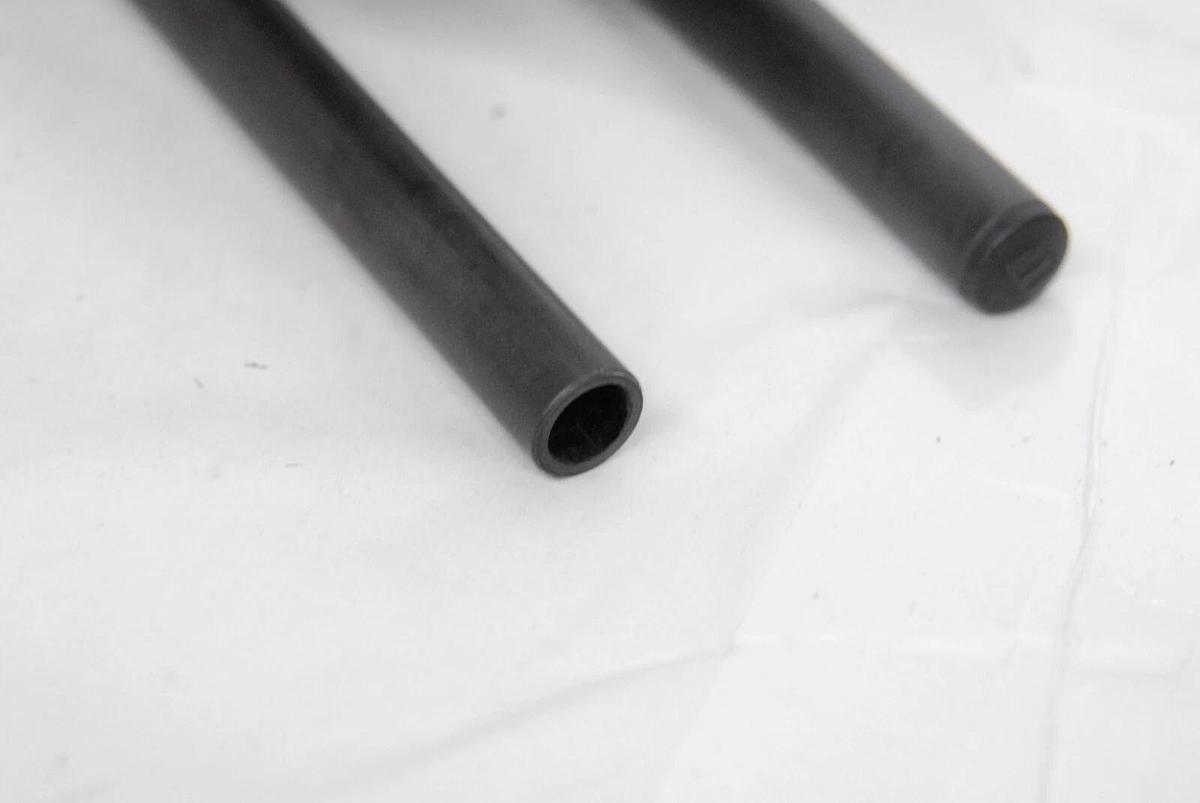 Used RedRock Micro microShoulderPad W/ 18" 19MM Carbon Fiber Rods