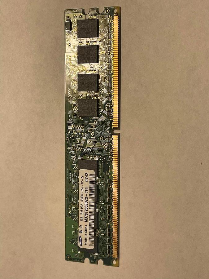 Used 2GB (2x1GB) Samsung M378T2863DZS-CE6 240-pin 667MHz DDR2 SDRAM 730133300622