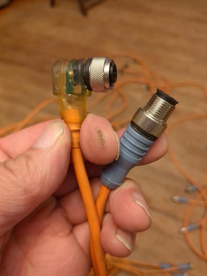 Used ESCHA 4-PIN Right angle FEMALE/straight MALE 1.5M (5ft) CABLE - CAN Devicenet