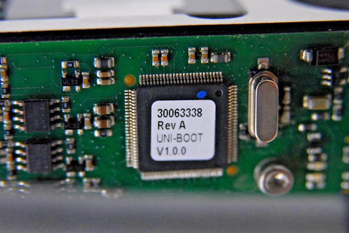 Used Tecan 30081035 Syringe Pump CXP T-CH Vision Max W/ 30055843 CXP Driver Board