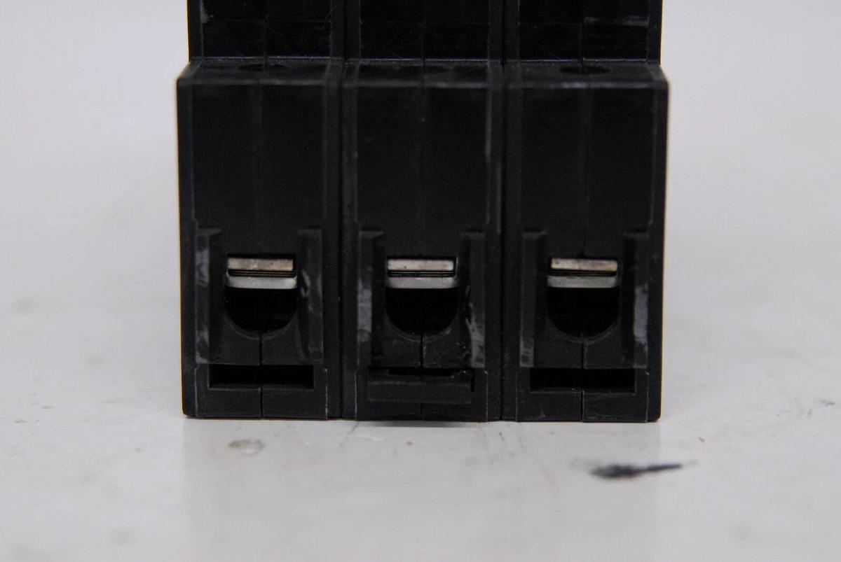 Used Eaton Heinemann 3HAC0871-1 DM3S-Z21-1 Circuit Breaker 20A/250V