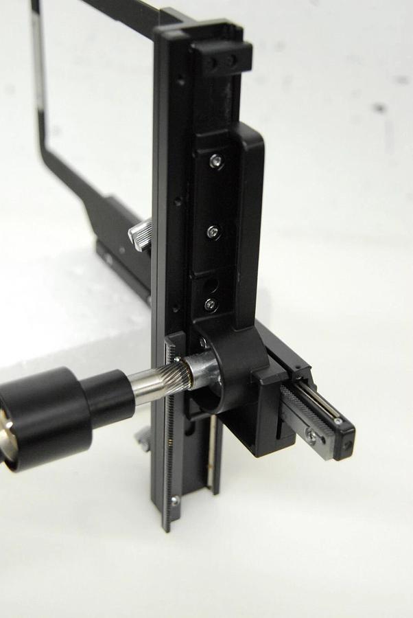 Used Nikon Attachable X/Y Mechanical Stage Specimen Holder (Diaphot)