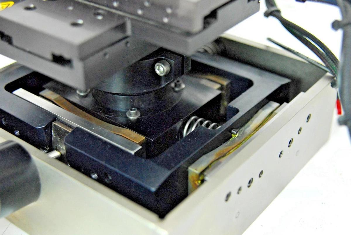 Used Veeco WYKO NT1100 Optical Profiling System - Motorized X/Y Tip/Tilt Sample Stage