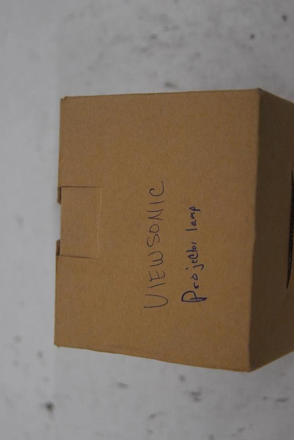 Used PL9863 Replacement Projector Bulb (Alternative to: DT00671)