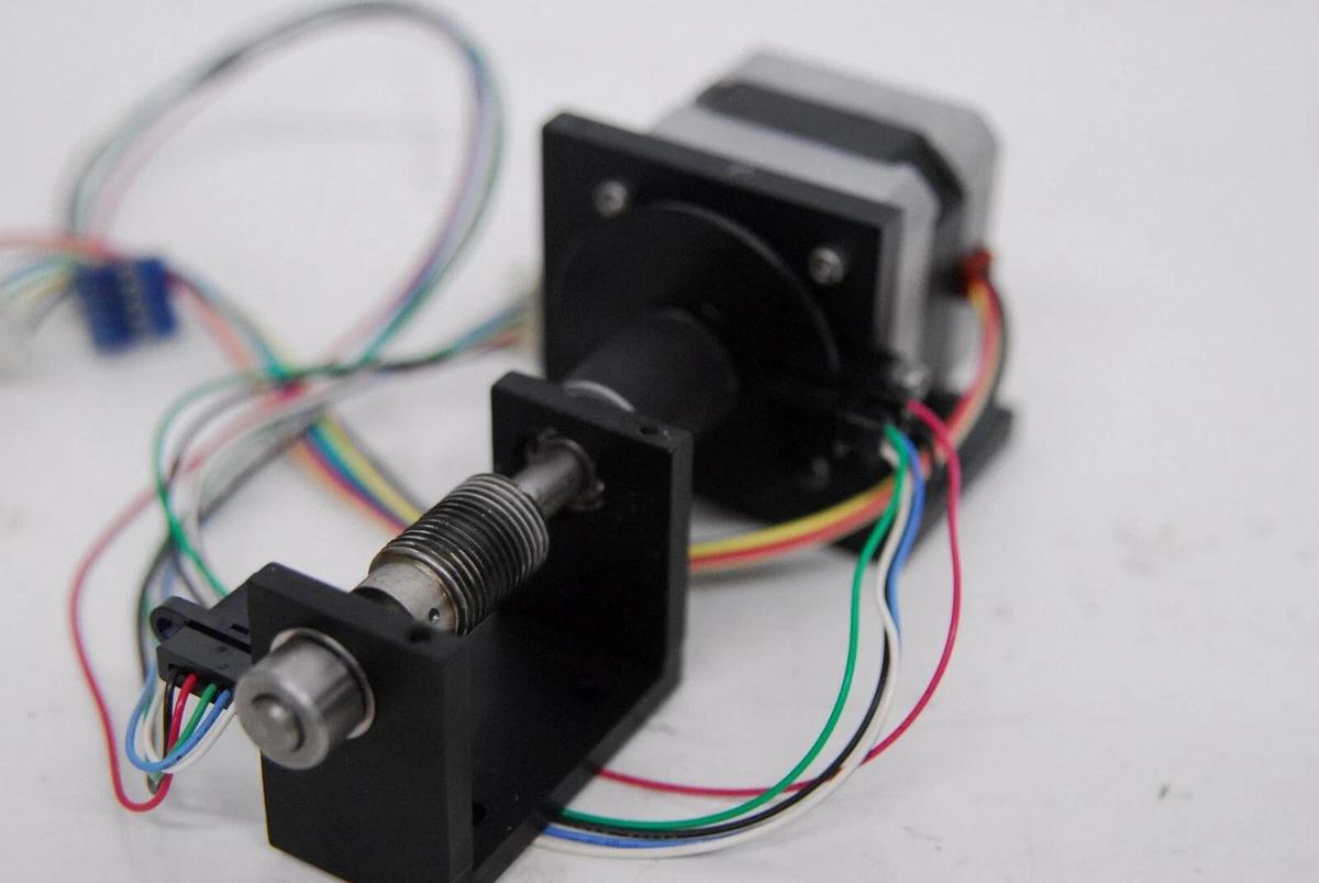 Used Oriental Motor Vexta PX243M-01AA Stepper Motor - Horiba Jobin Yvon FluoroMax-3