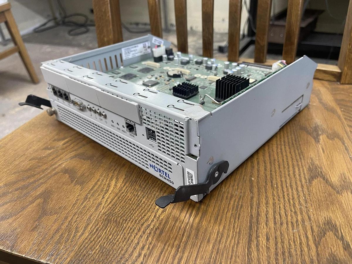 Used Nortel BCM450 NTC01050