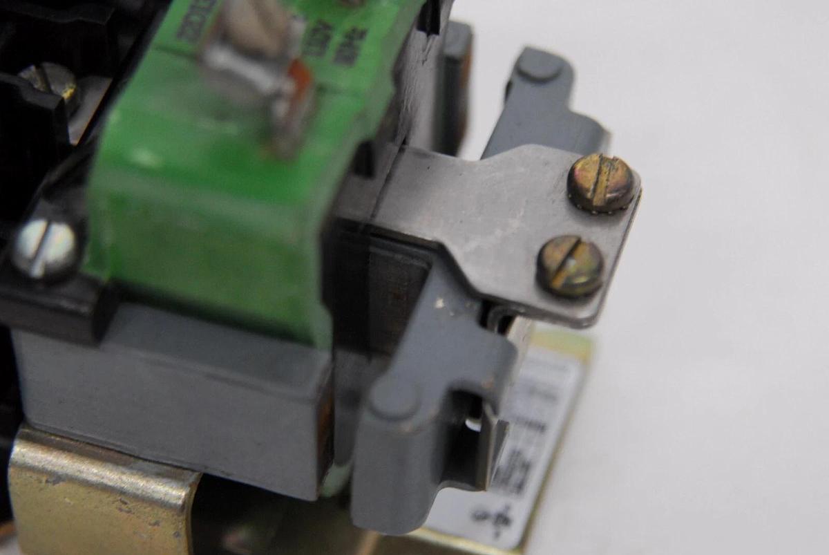 Used GE CR260L20CA Lighting Contactor - 2NO poles, 115-120V, 60HZ