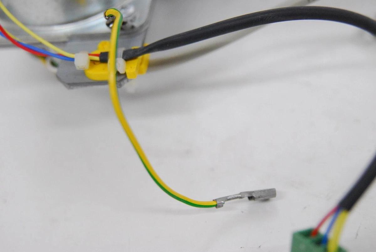 Used Hettich E2665 Lid Lock/Latch Assembly - 1401-01 Universal 320