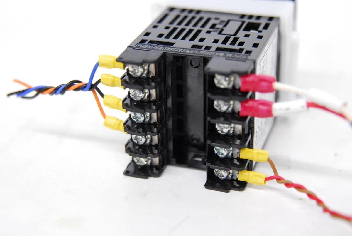 Used Omron E5CN-Q2HBTD E5CN Temperature Controller