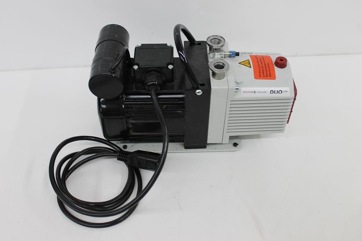 Used Pfeiffer DUO 3 PK D41 062 H Vacuum Pump