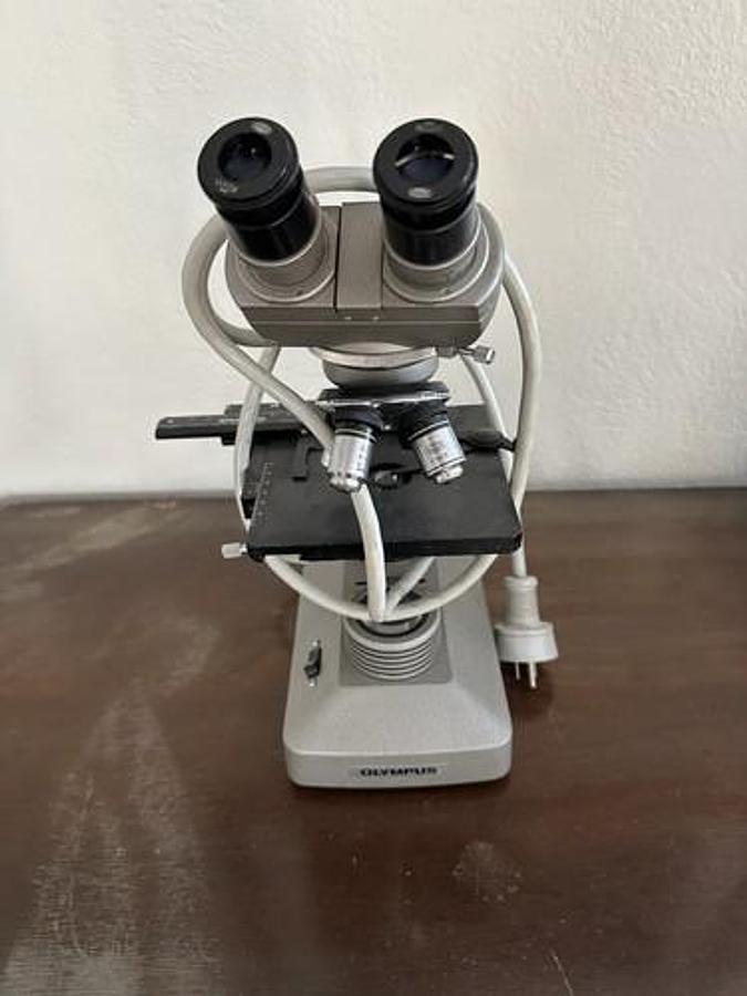 Used Olympus IM IMT Inverted Trinocular Microscope W/ 4X/10X/C20X Objectives