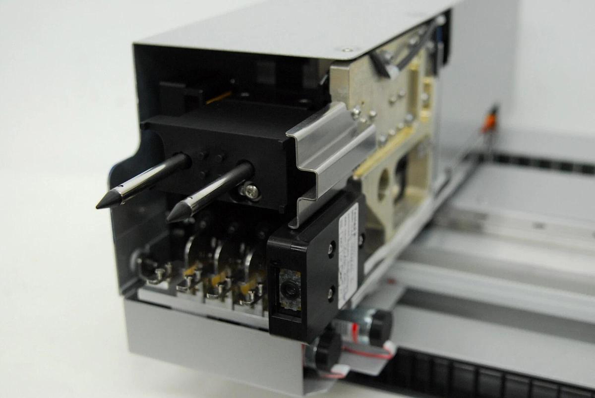 Used QIAGEN QIAsymphony SP Parts -  Robotic Arm Assembly