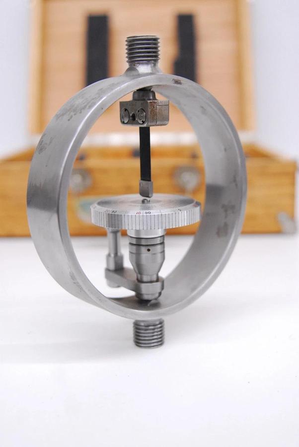 Used Morehouse 2000 LB Capacity Proving Ring W/ Case