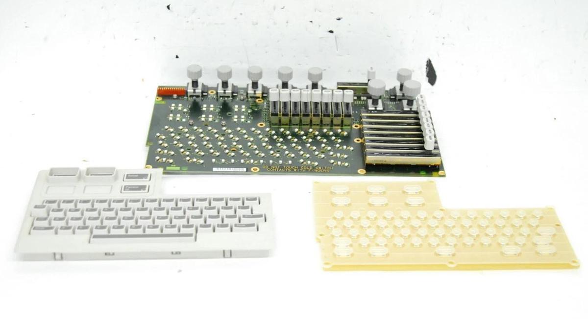 Used HP 77921-21300 QWERTY Board W/ 77921-40040 Button Assembly (Sonos 5500)