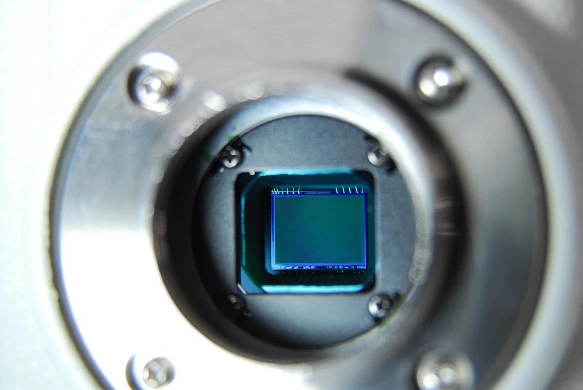 Used Nikon Digital Sight DS-Fi1 Microscope Camera Head