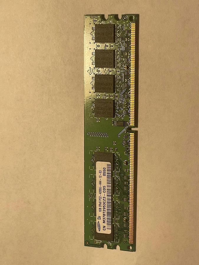 Used 1GB Samsung M378T2953CZ3-CD5 240-pin 533MHz DDR2 710348908196