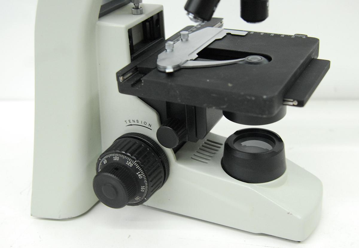 Used Motic BA200 Trinocular Microscope W/ EF Plan 4/10/40/100 Objectives