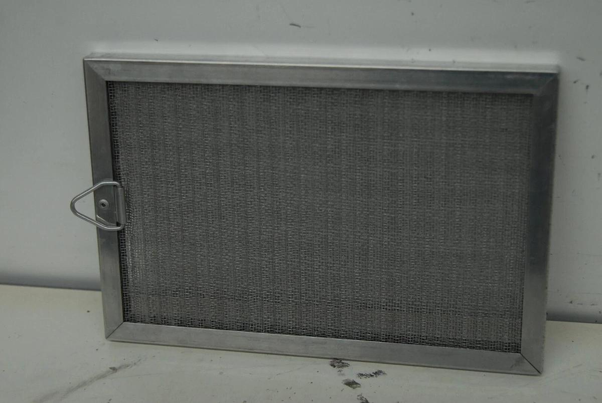 Used Metal Masters MM 9" x 6" x .5" Metal Air Filter