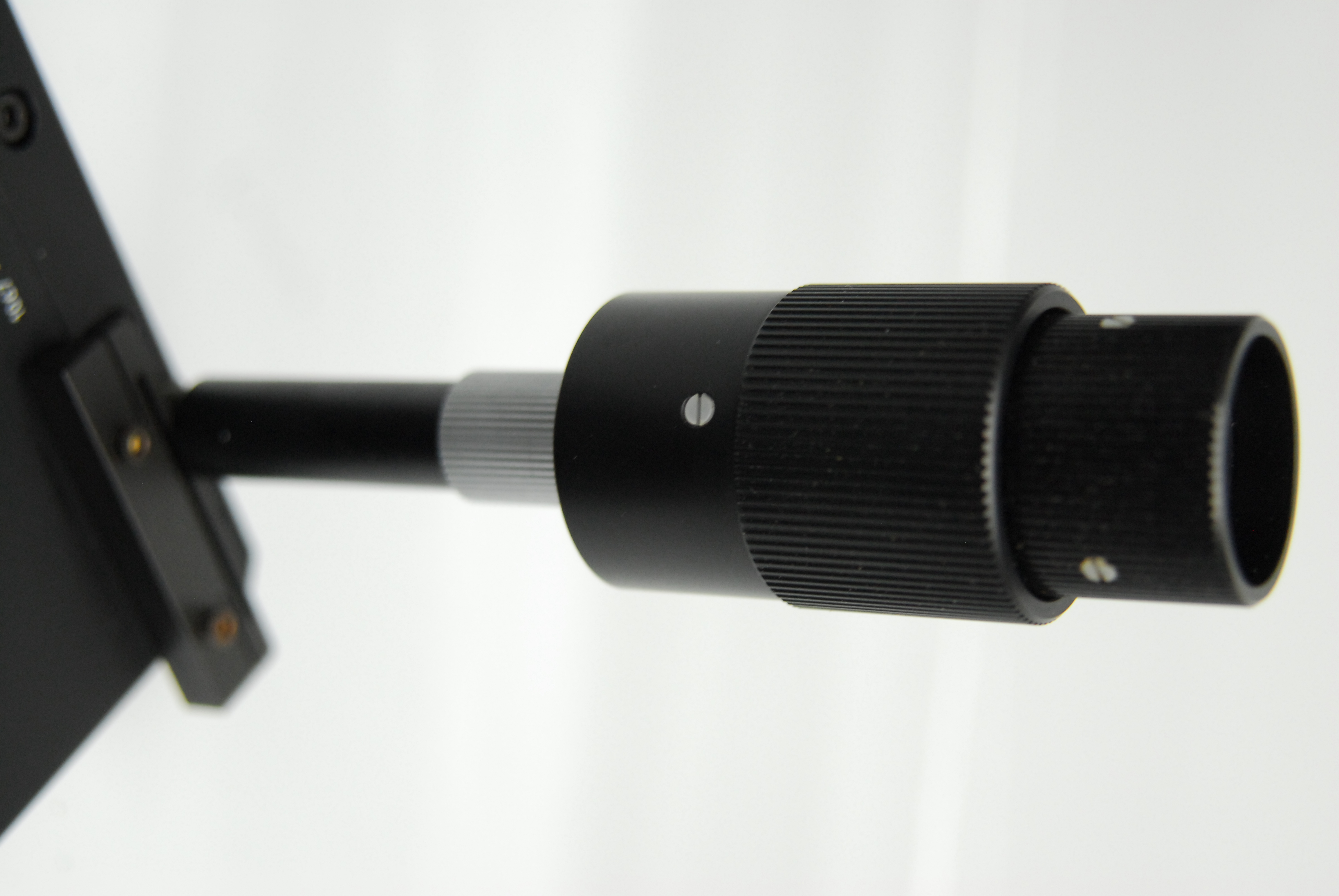 Used Zeiss 1067-325 Right Hand Rotating XY Microscope Stage 75mmx50mm/240°