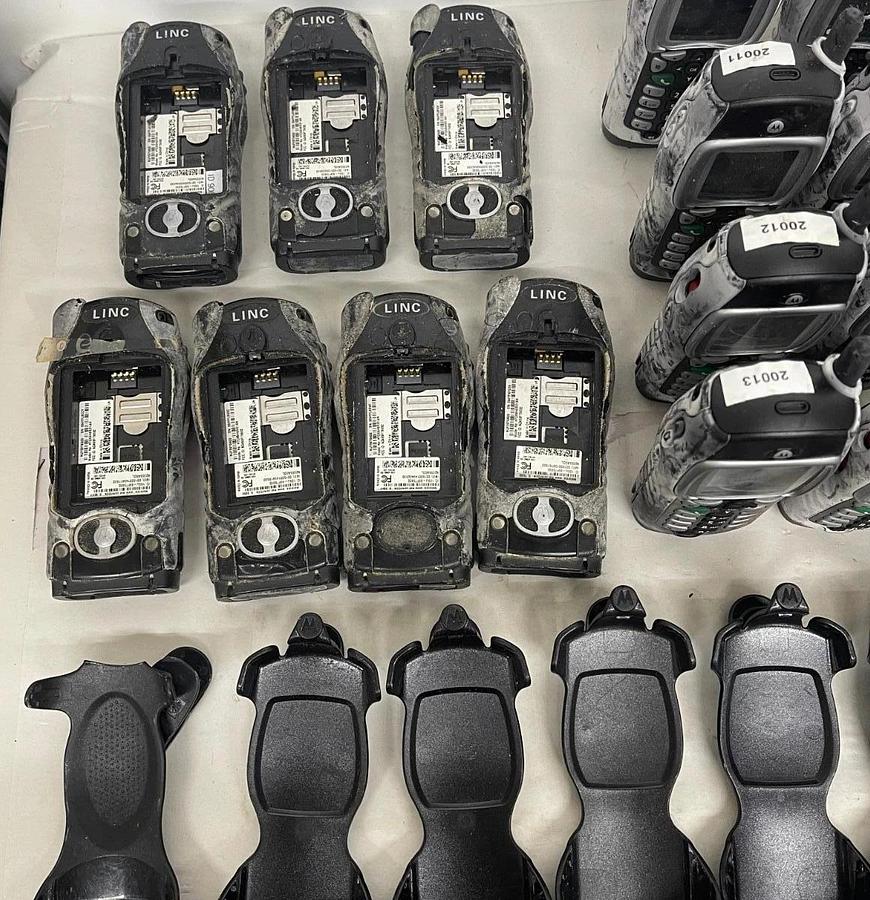 Used Motorola Nextel i355 Cell Phones W/ 9 Belt Clip Holsters - FOR PARTS Lot of 29