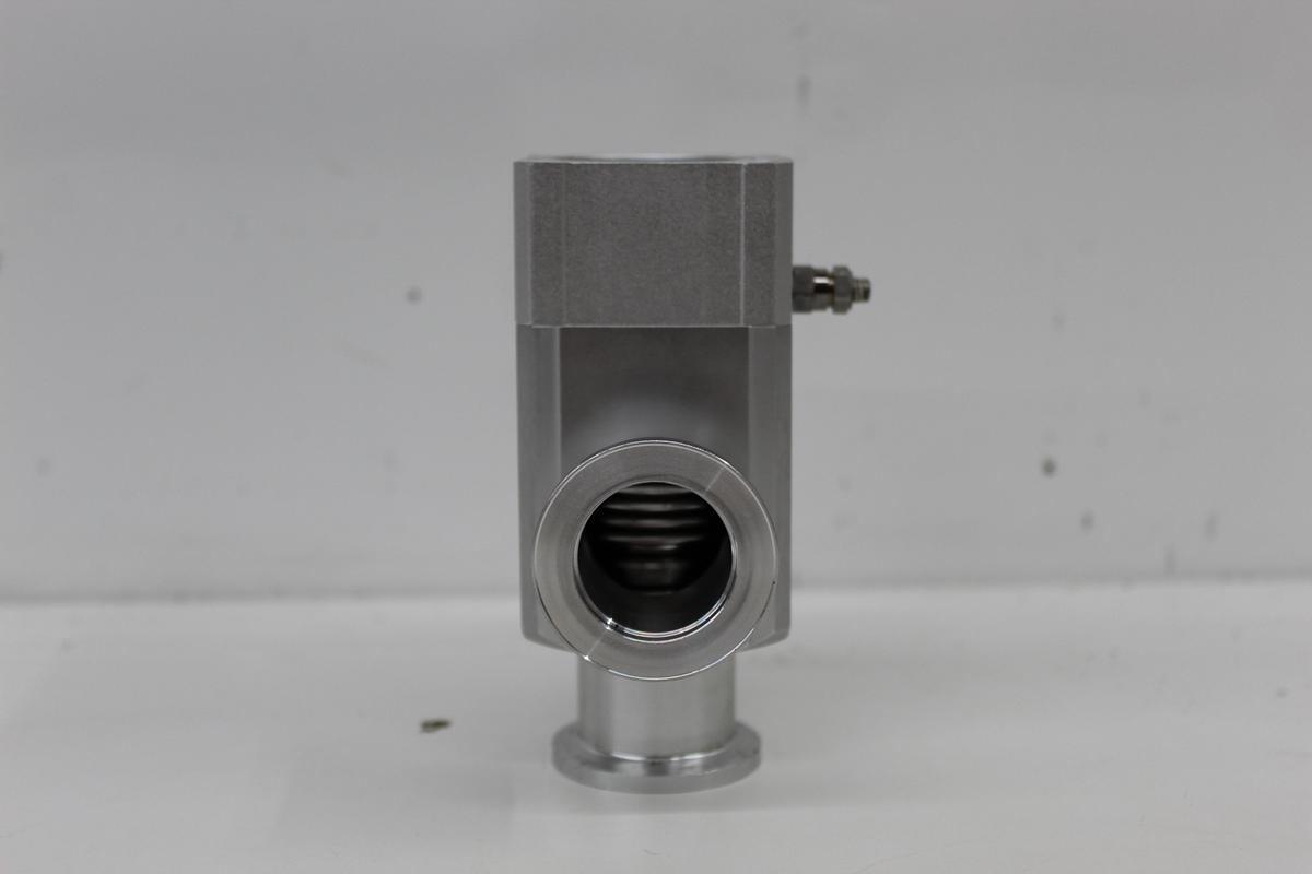 Used SMC XLA-25 CH3791/4/00 High Vacuum Pneumatic Angle Valve