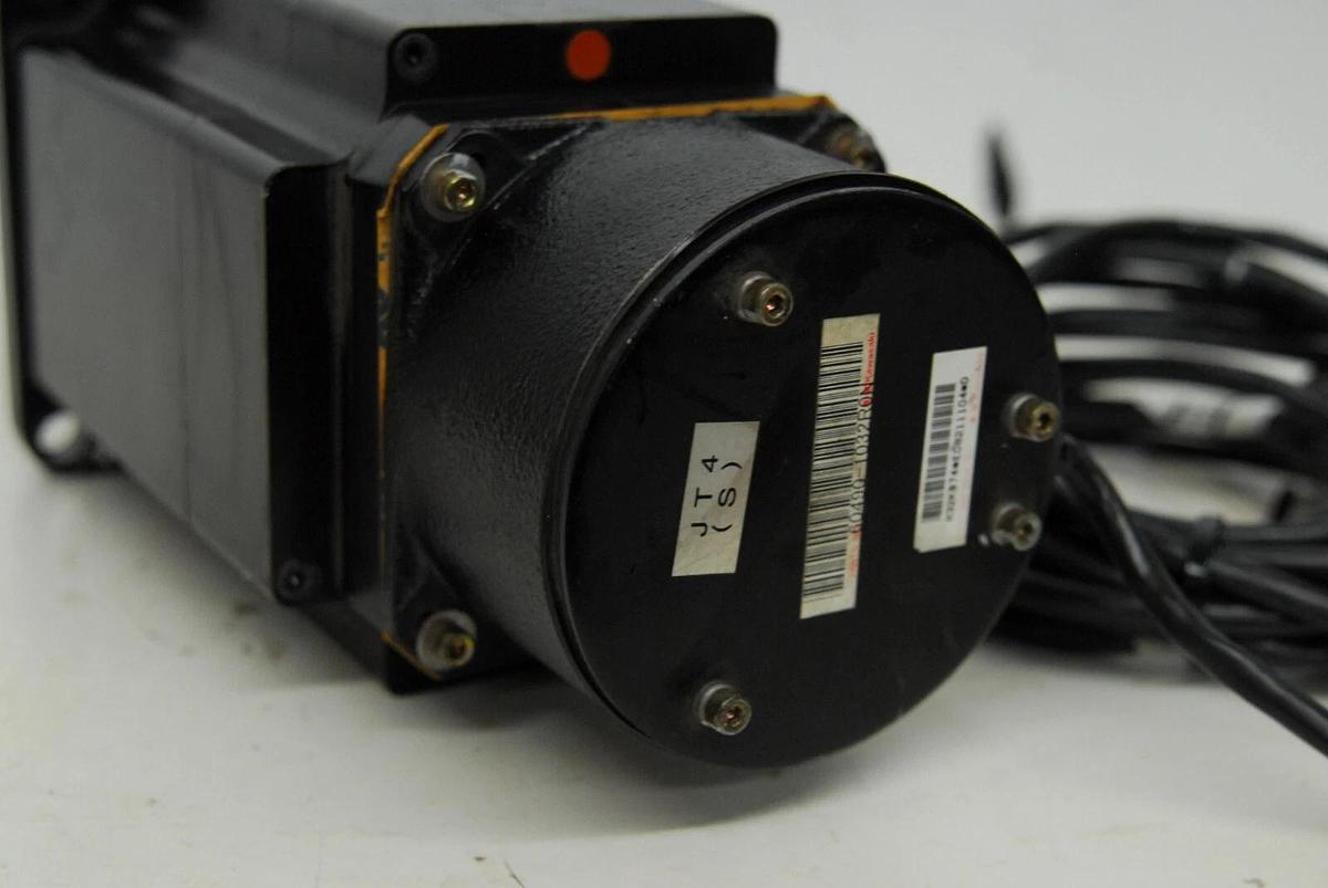Used Kawasaki Sanyo Denki P60B13200LCX2C BL Super Servo Motor / 60490-1032RON Encoder
