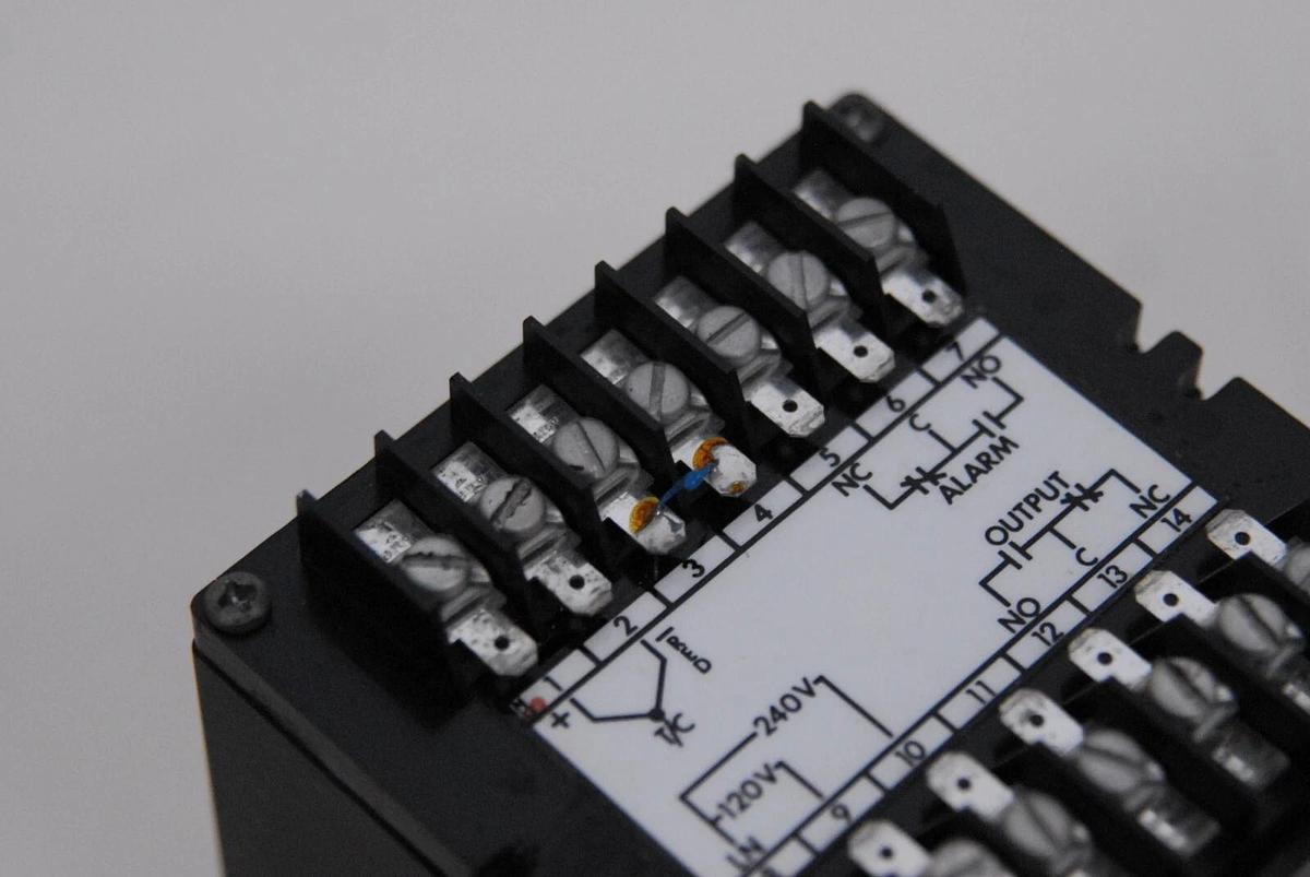 Used Omega 4001KC Temperature Controller - TESTED