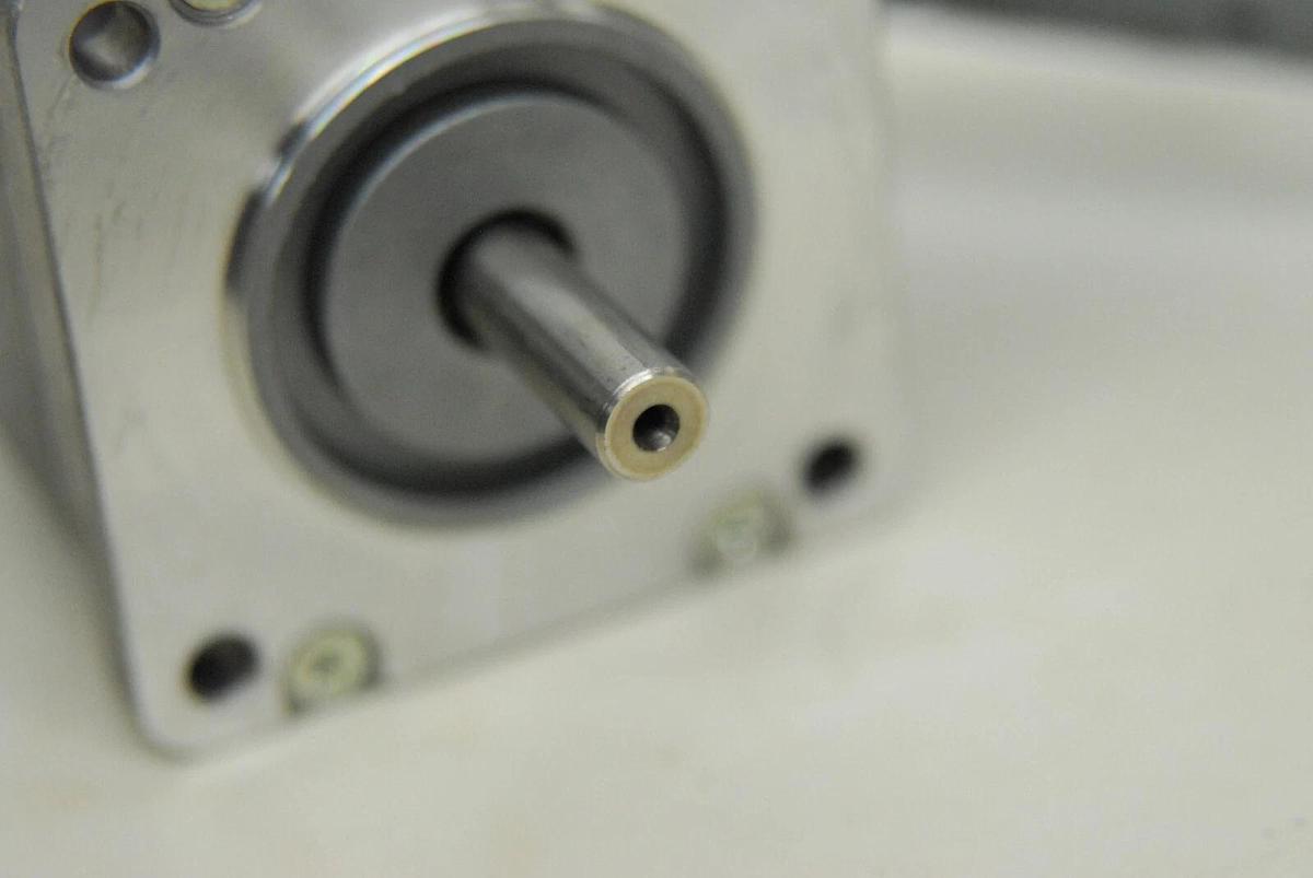 Used Oriental Motor PV267-02A 2-Phase Stepper Motor