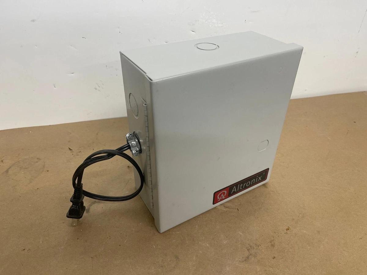 Used Altronix ALTV244 4 Fused Outlet AC Wall Mount CCTV Power Supply