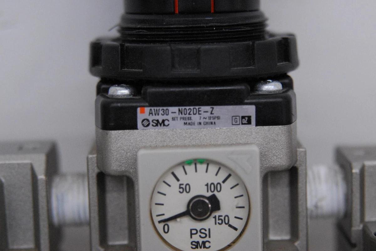 Used SMC AFD30-N02D-Z Micro Mist Separator, AW30-N02DE-Z Regulator,AMG150C-N02D Dryer