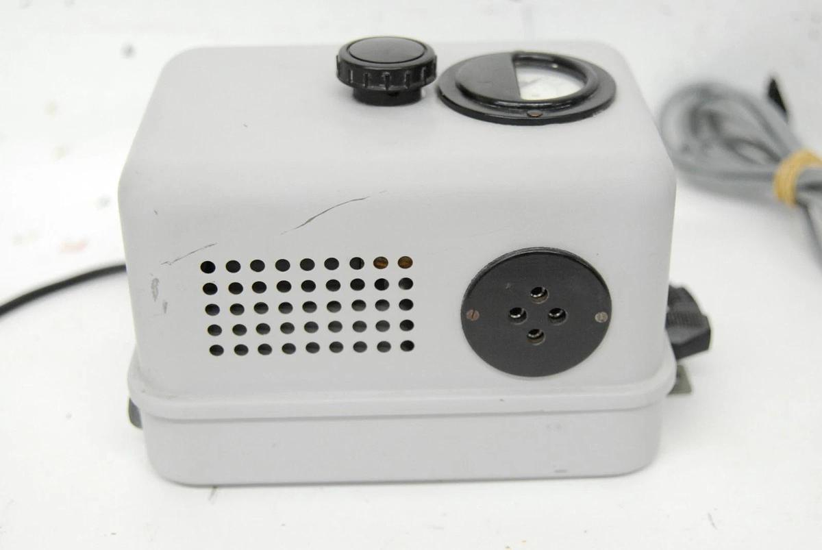 Used Zeiss 39 25 33 Microscope Power Supply  W/ 46 72 59, 46 80 19 Lamp Housing