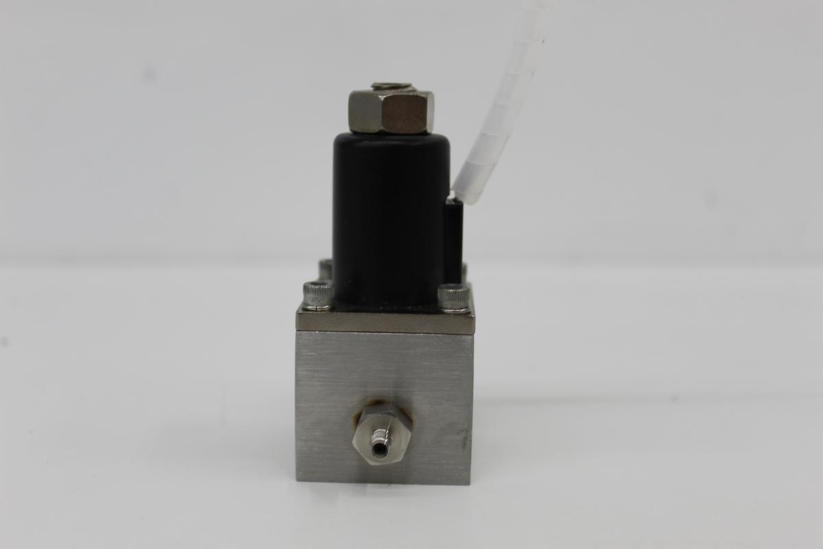 Used MKS 0248A-24847 100 SCCM Solenoid Gas Flow Control Valve