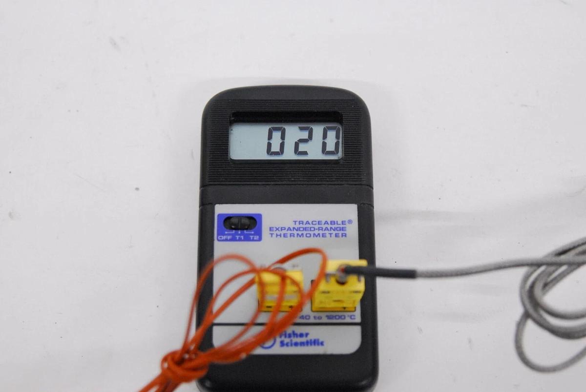 Used Fisher Scientific 15-077-11 Traceable Expanded-Range Thermometer - TESTED
