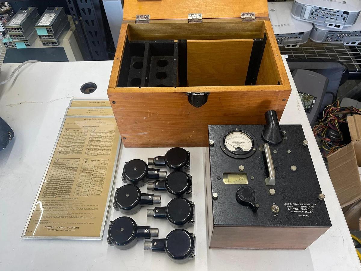 Used Presision Wavemeter Type 724-A Vintage 1940s