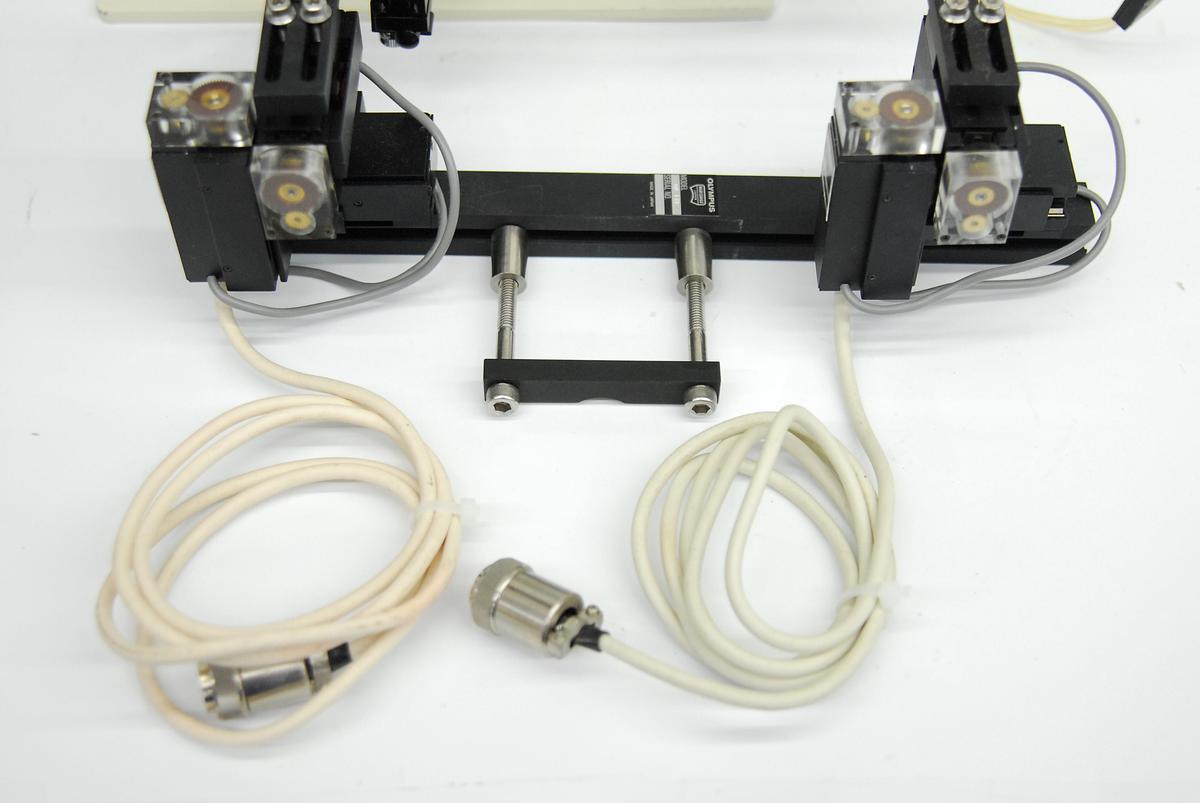 Used Narishige MMO-202DS Oil Hydraulic Microscope Micromanipulator - Lot of 2