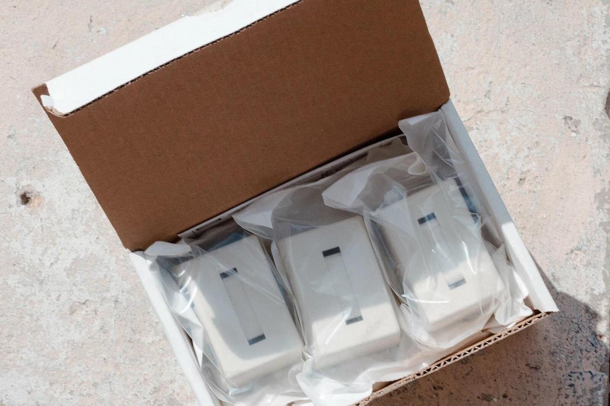 Used Box of 10 hubbell 86020 surface mount keystone boxes