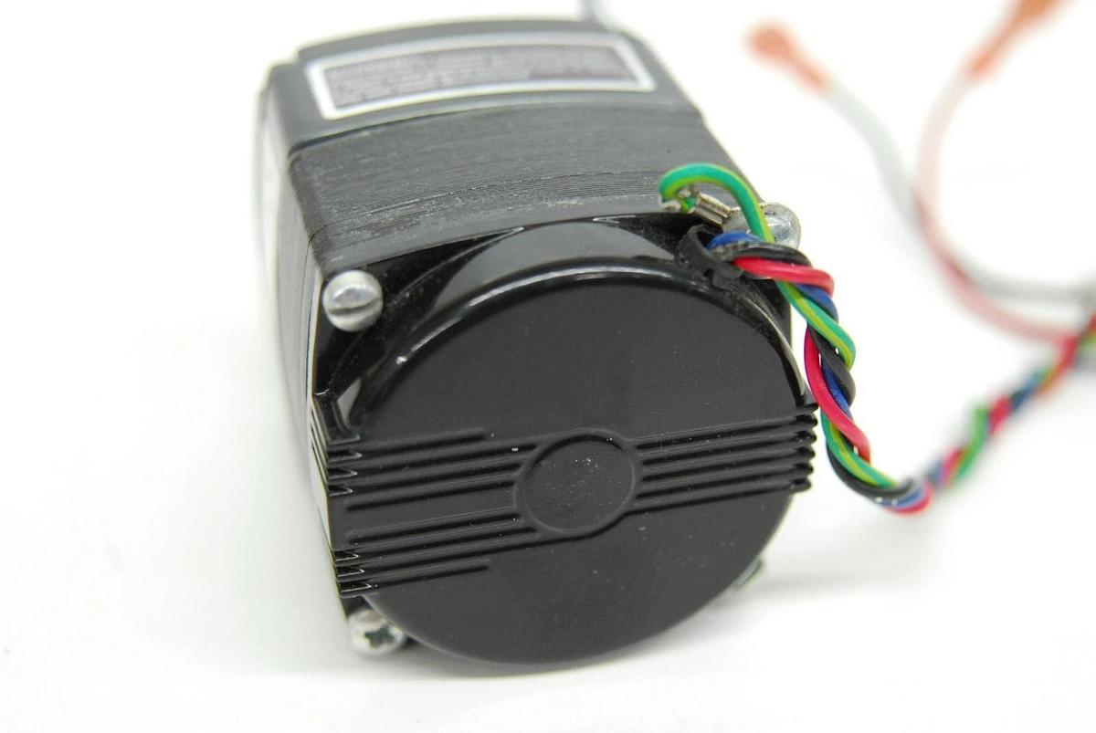 Used Bodine Electric KCI-24A2 0748 AC Gearmotor (115V, 18:1 Ratio, 1/450 HP, 67 RPM)