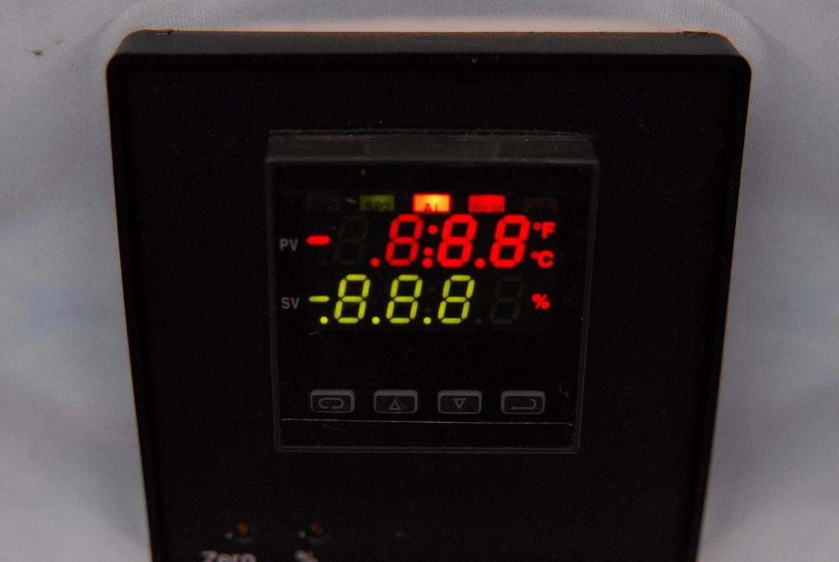 Used Engineered Systems & Designs 1630 Oxygen Analyzer