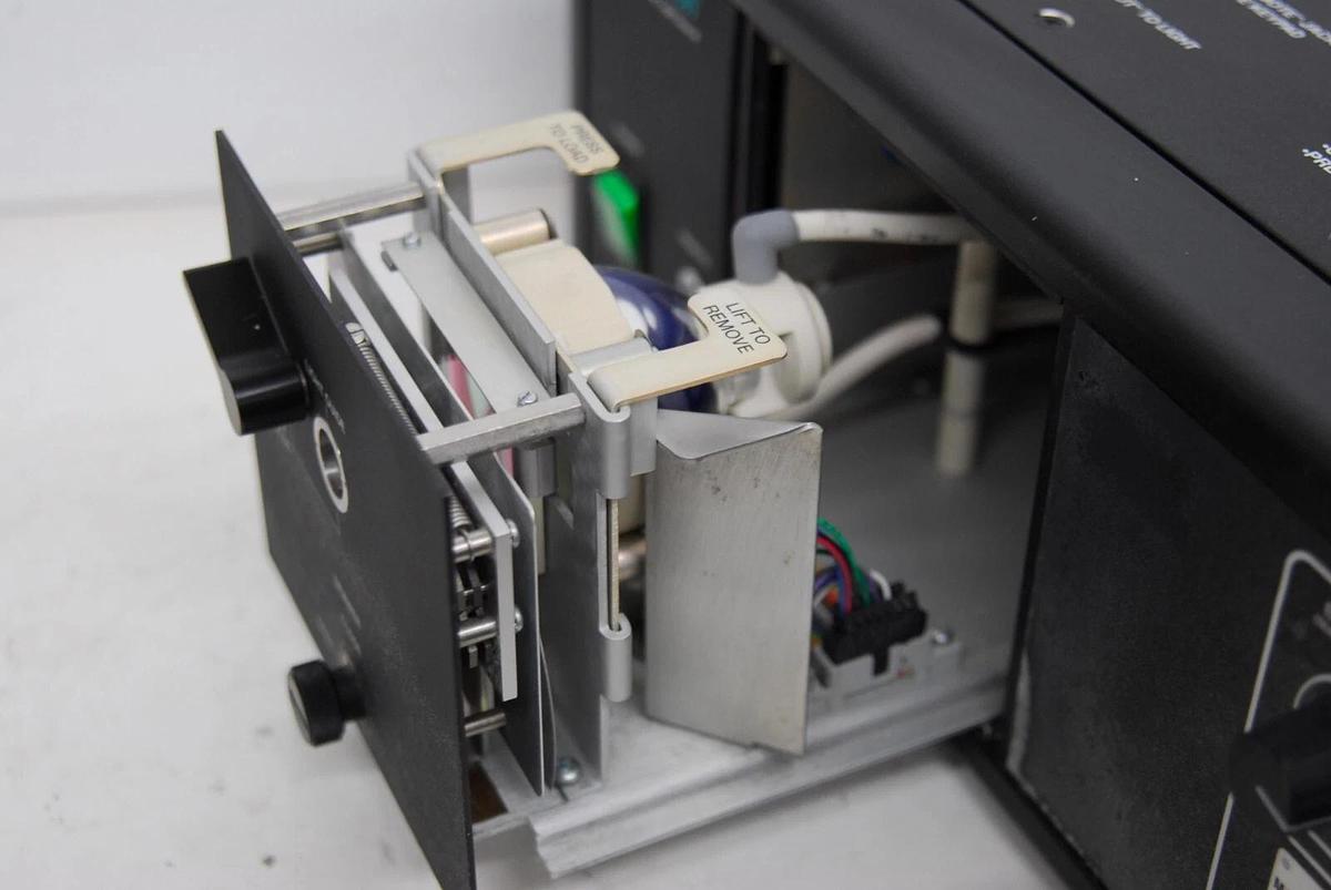Used Linvatec Intravision 8425A Automatic Light Source