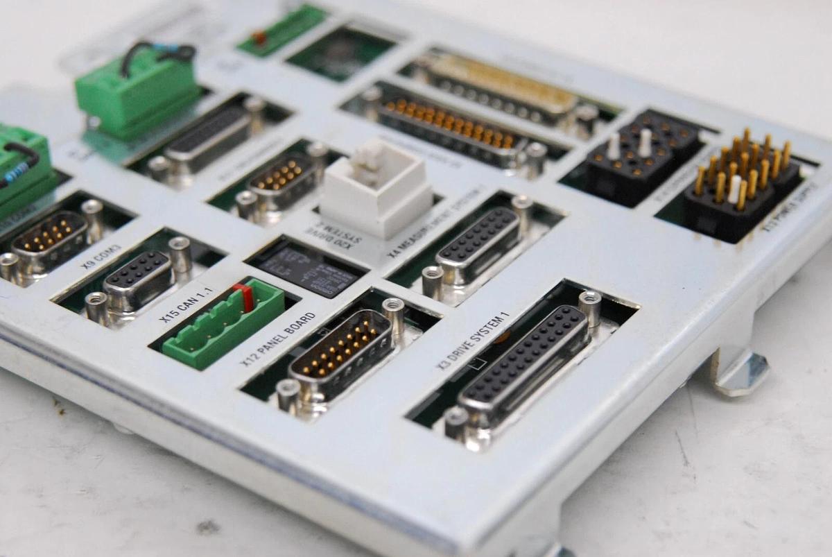 Used ABB DSQC 504 Base Connection Unit 3HAC5689-1, PN: 93-41-09