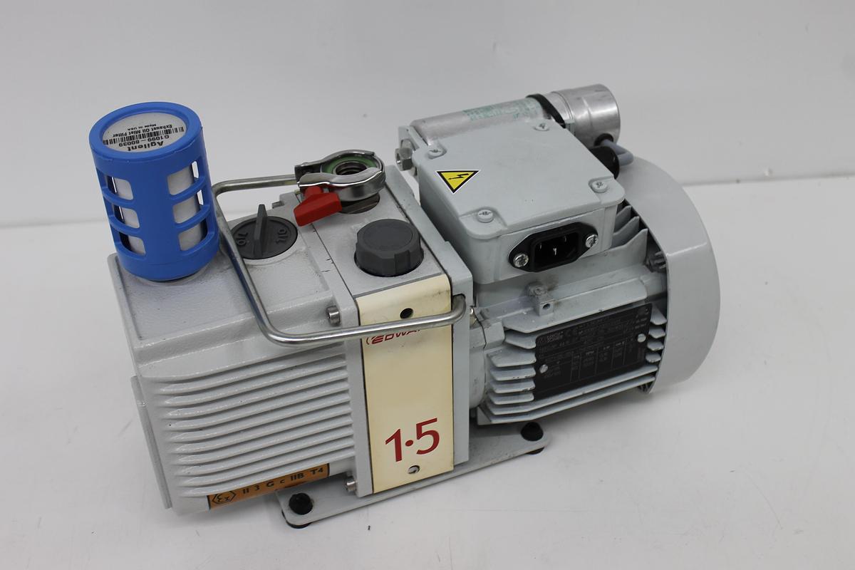 Used Edwards E2M1.5 Rotary Vane Dual Stage Vacuum Pump w/ Agilent G1099-80039 Oil Mist Filter