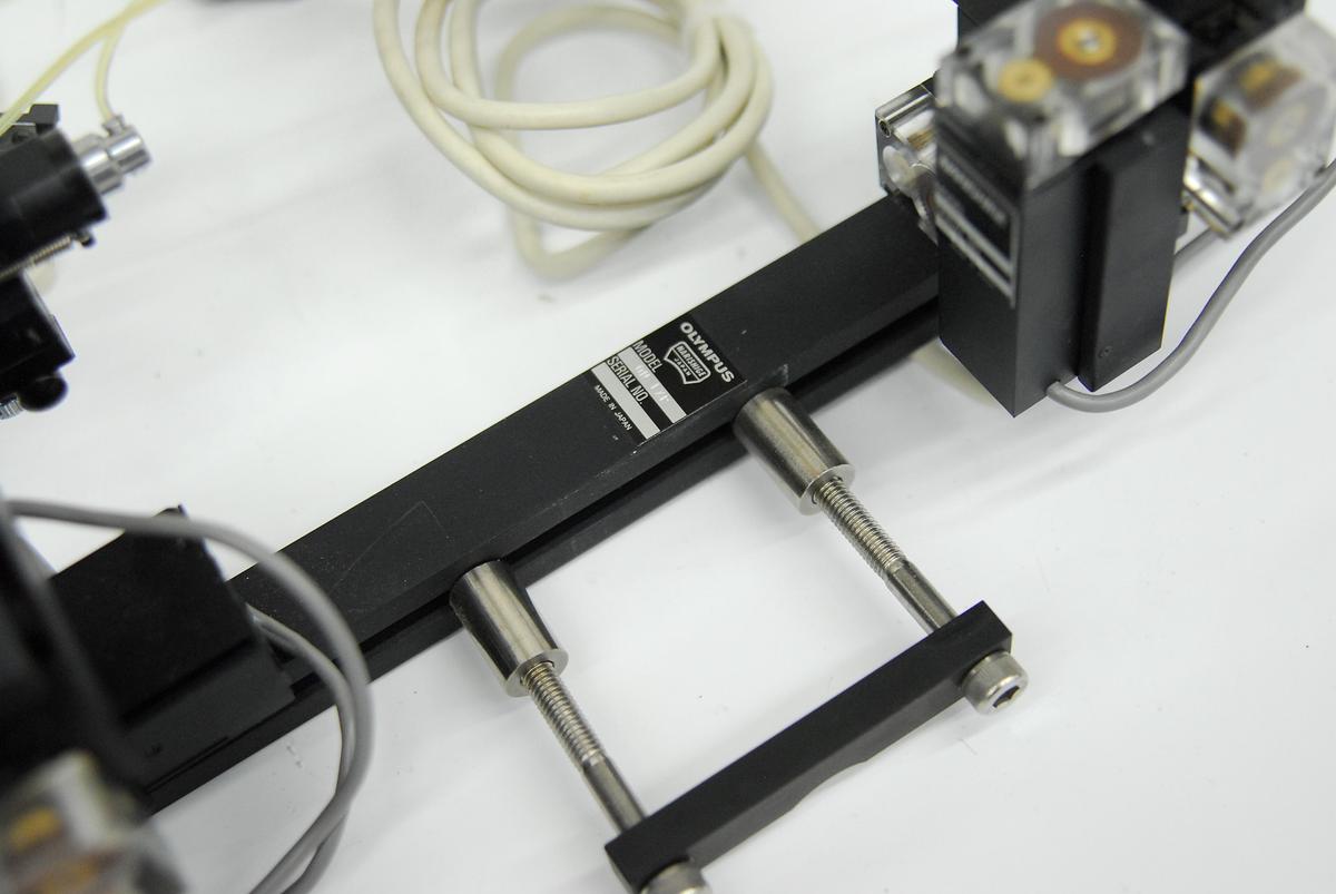 Used Narishige MMO-202DS Oil Hydraulic Microscope Micromanipulator - Lot of 2