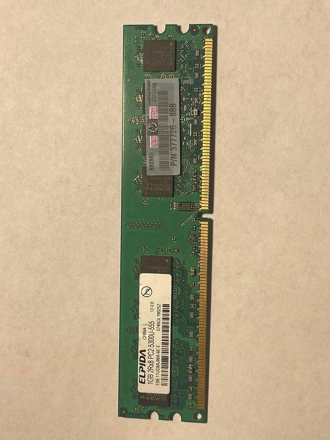 Used 1GB HP 377726-888 240-pin 667MHz EBE11UD8AJWA-6E-E DDR2 Memory
